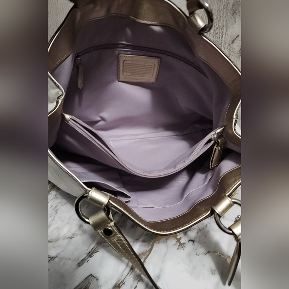 🌷Vintage Coach Purse Soho East West Cream White Leather with Gold Handles 🌸 - Picture 10 of 11